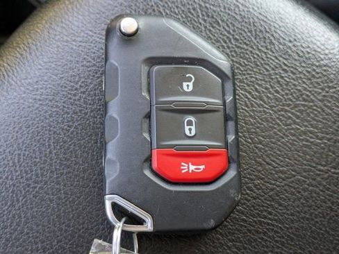 Used 2024 Jeep Wrangler Unlimited Rubicon 4xe image 26