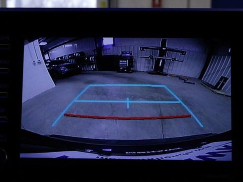 Used 2021 Toyota C-HR XLE image 32