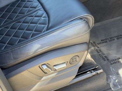 Used 2024 Audi SQ7 Premium Plus w/ S Sport Package image 18