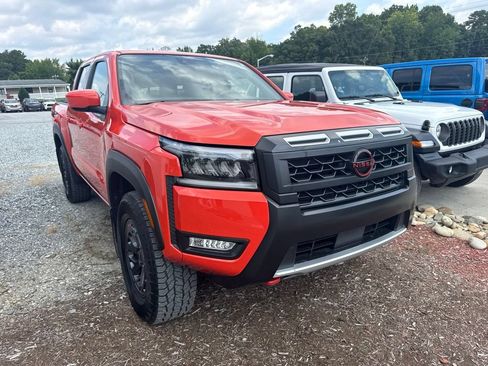 Used 2025 Nissan Frontier PRO-4X w/ Interior Protection Package AWD/4WD image 2