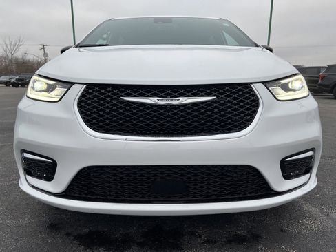 New 2026 Chrysler Pacifica Select image 11