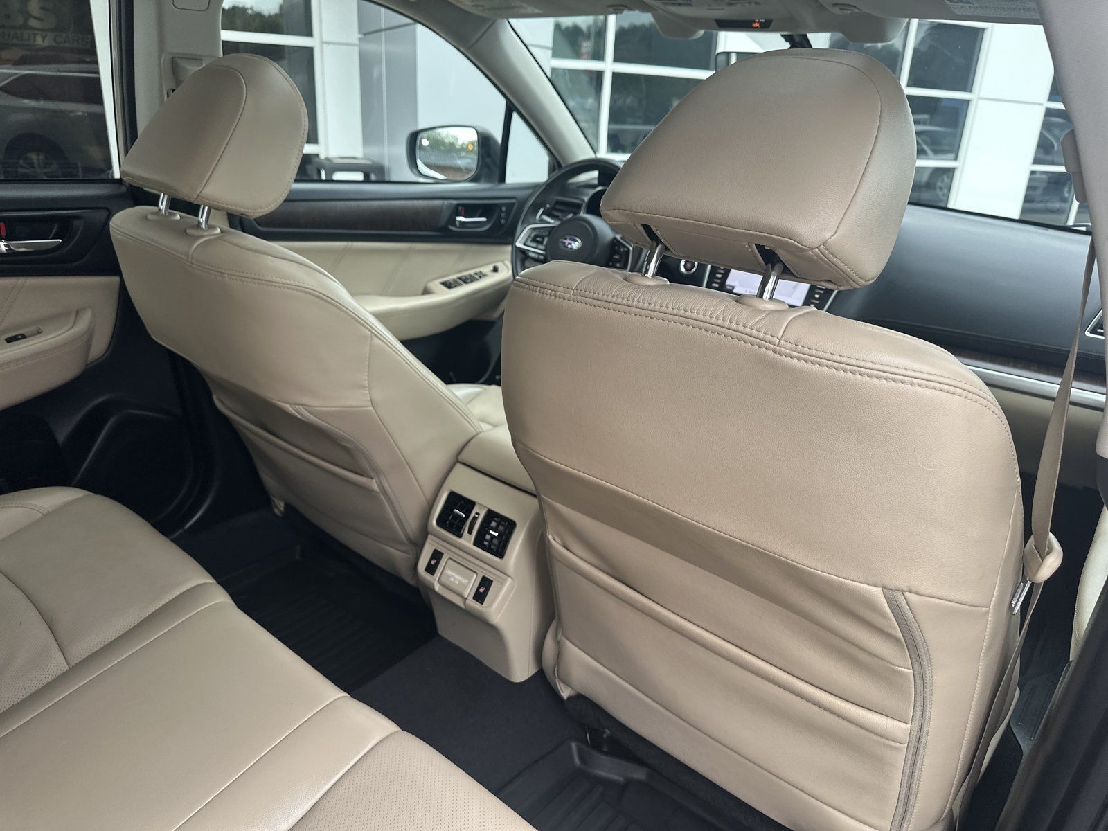 Used 2018 Subaru Outback 2.5i Limited AWD/4WD image 32