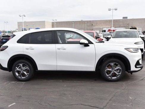 New 2026 Honda HR-V LX image 5