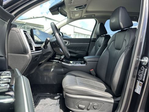 Certified 2025 Kia Sorento SX FWD image 13