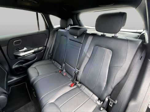 Used 2025 Mercedes-Benz GLA 250 image 39