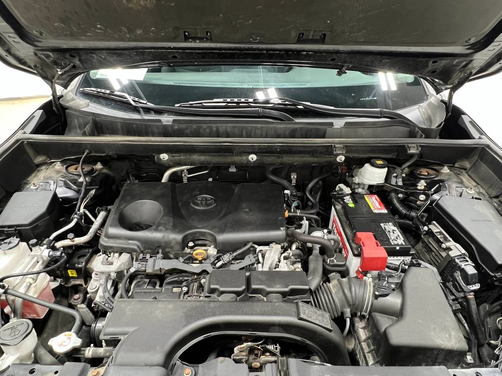 Used 2020 Toyota RAV4 XLE AWD/4WD image 26