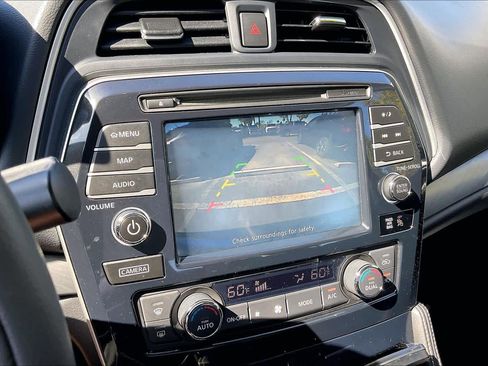 Used 2018 Nissan Maxima 3.5 SV image 21