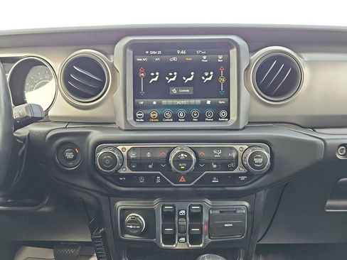 Used 2022 Jeep Wrangler Unlimited Sport image 29