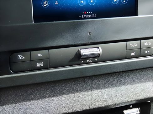 Used 2024 Mercedes-Benz Sprinter 3500 image 38