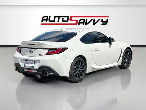 Used 2024 Toyota GR86 Premium RWD image 7