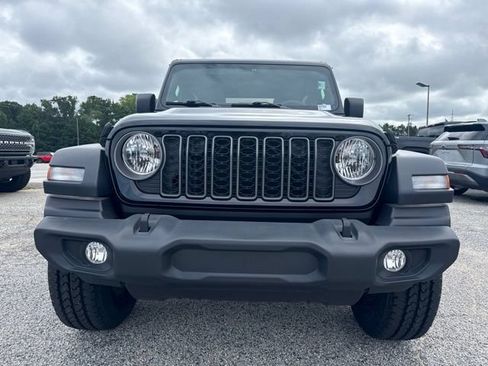 Used 2025 Jeep Wrangler Sport AWD/4WD image 8