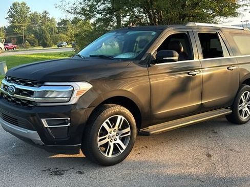 Used 2024 Ford Expedition Max Limited AWD/4WD image 3
