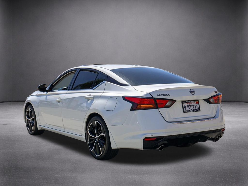 Used 2023 Nissan Altima 2.5 SR w/ SR Premium Package FWD image 7