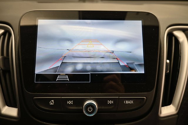 Used 2025 Chevrolet Malibu LT FWD image 18