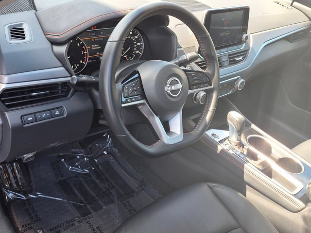 Used 2025 Nissan Altima 2.5 SR FWD image 11