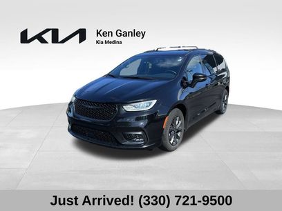 Used 2021 Chrysler Pacifica Touring-L w/ S Appearance Package