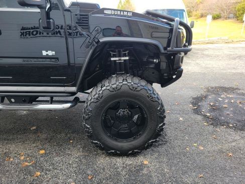 Used 2005 HUMMER H2 SUT w/ Preferred Equipment Group AWD/4WD image 25