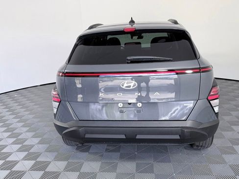 Used 2025 Hyundai Kona SEL image 4