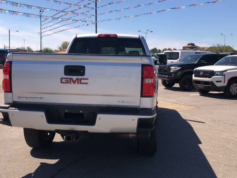 Used 2018 GMC Sierra 2500 Denali w/ Duramax Plus Package AWD/4WD image 7