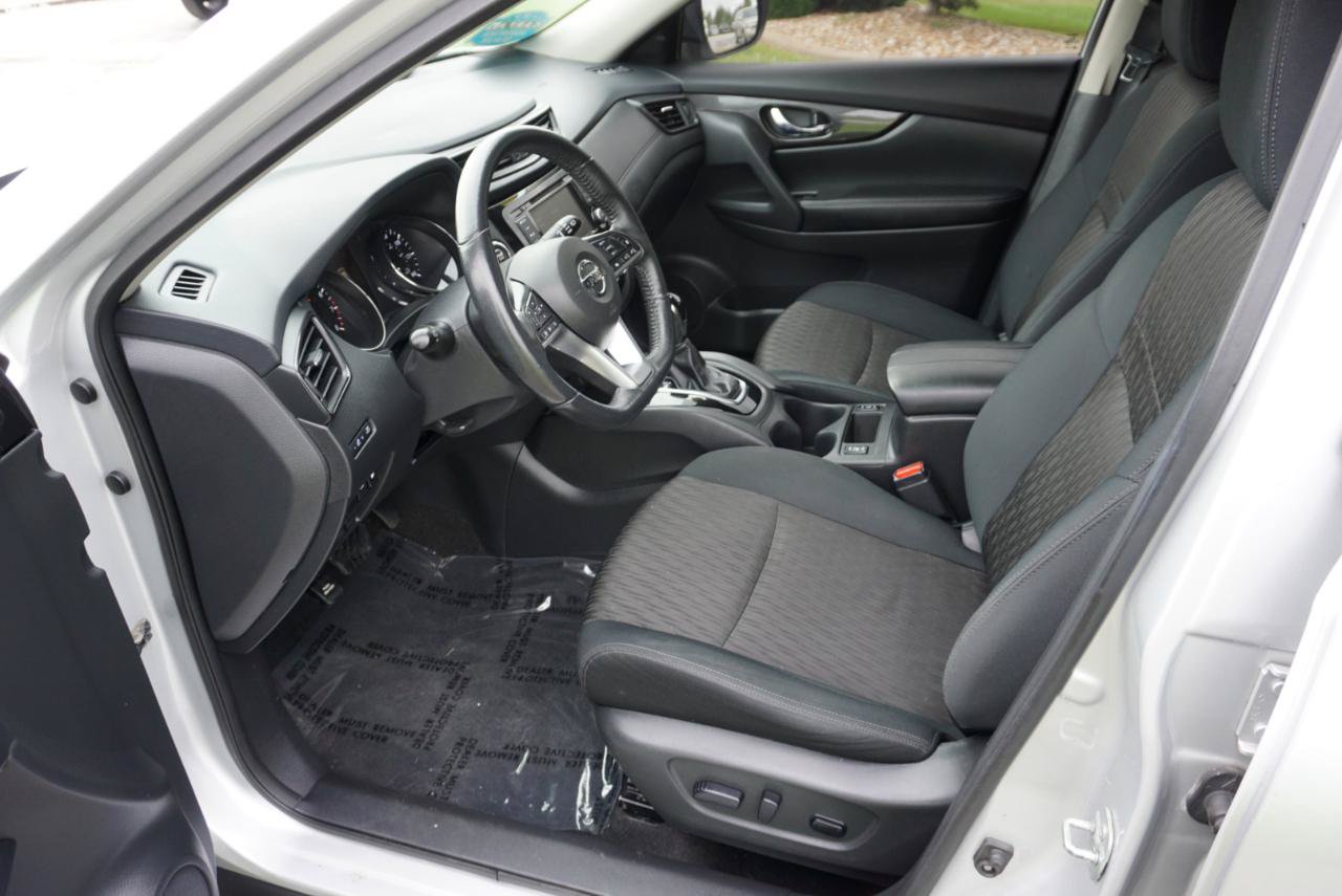Used 2018 Nissan Rogue SV w/ Premium Package AWD/4WD image 7