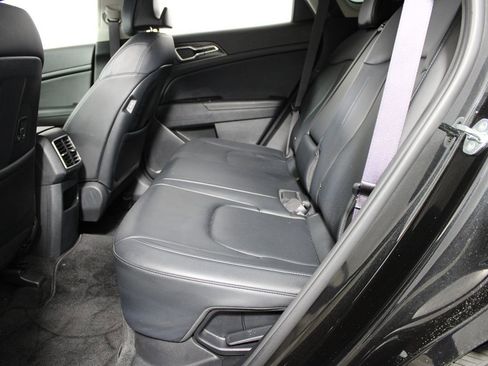 Used 2023 Kia Sportage EX image 24