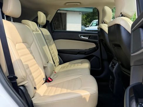 Used 2019 Ford Edge SEL w/ Cold Weather Package AWD/4WD image 19