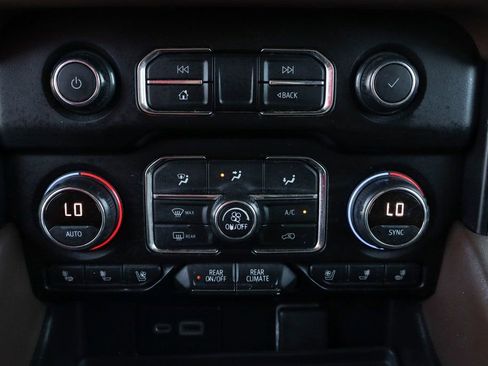 Used 2021 Chevrolet Suburban High Country w/ Premium Package image 39