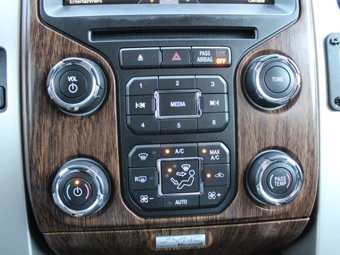 Used 2014 Ford F150 Lariat w/ Equipment Group 502A Luxury AWD/4WD image 13