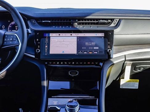 New 2026 Jeep Grand Cherokee Altitude image 14