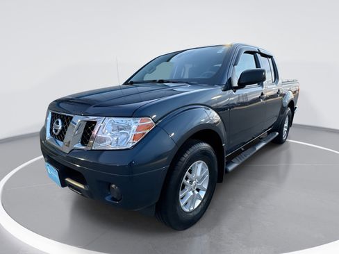 Used 2019 Nissan Frontier SV image 1