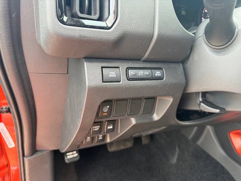 Used 2025 Nissan Frontier PRO-4X AWD/4WD image 14
