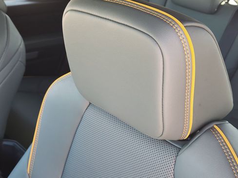 Used 2025 Toyota Tacoma Trailhunter image 19