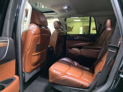 Used 2019 Cadillac Escalade Premium Luxury image 20