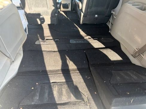 Used 2018 Chrysler Pacifica Touring-L FWD image 18