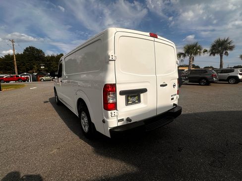 Used 2015 Nissan NV 2500 SV image 25