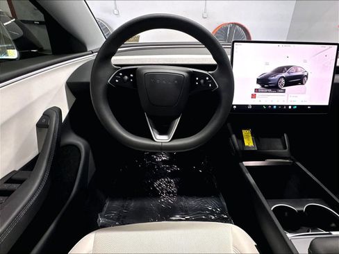 Used 2025 Tesla Model 3 RWD image 8