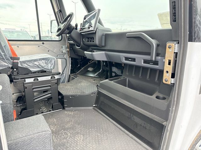 Used 2024 Chevrolet Brightdrop 400 w/ Commercial Equipment Package AWD/4WD image 38