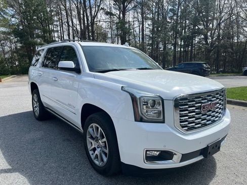 Used 2020 GMC Yukon Denali image 2