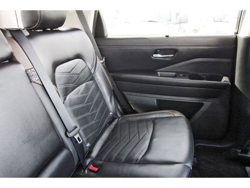 Used 2025 Nissan Pathfinder Platinum w/ Cargo Package image 9