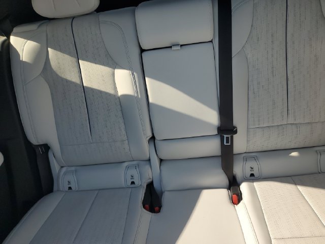 Certified 2024 Cadillac Lyriq Luxury AWD/4WD image 30