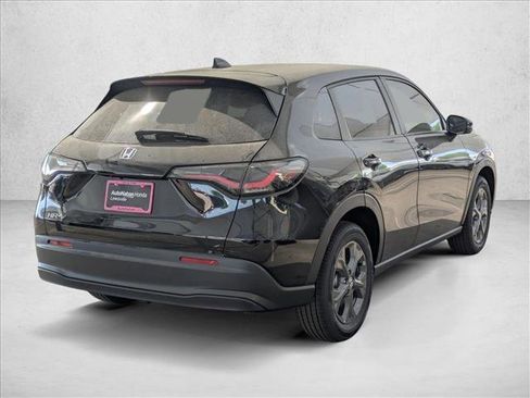 New 2026 Honda HR-V LX image 2