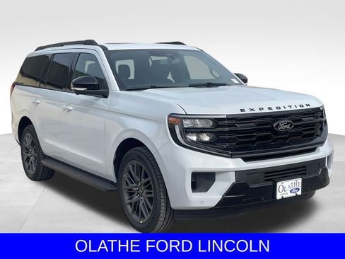 New 2026 Ford Expedition Platinum w/ Stealth Appearance Package image 7