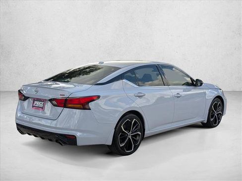 Used 2024 Nissan Altima 2.5 SR FWD image 5