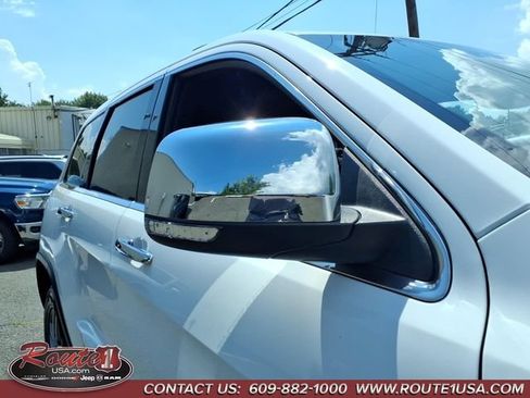 Used 2021 Jeep Grand Cherokee Limited w/ Premium Lighting Group RWD image 11