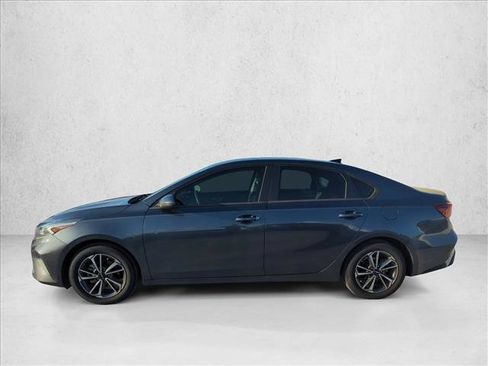 Used 2022 Kia Forte LXS FWD image 5