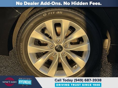 Used 2017 Kia Optima EX w/ Premium Package image 11