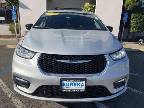 New 2026 Chrysler Pacifica Select image 24