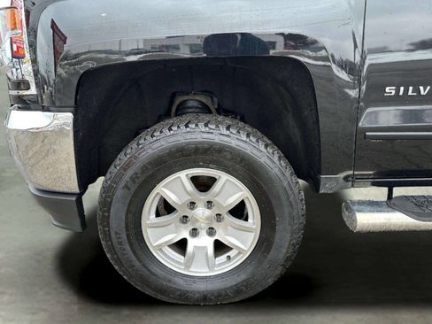 Used 2017 Chevrolet Silverado 1500 LT w/ All Star Edition image 37