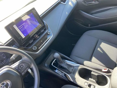 Used 2025 Toyota Corolla LE image 24