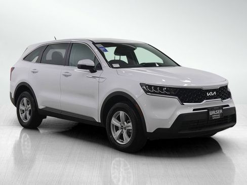 Used 2023 Kia Sorento LX image 8